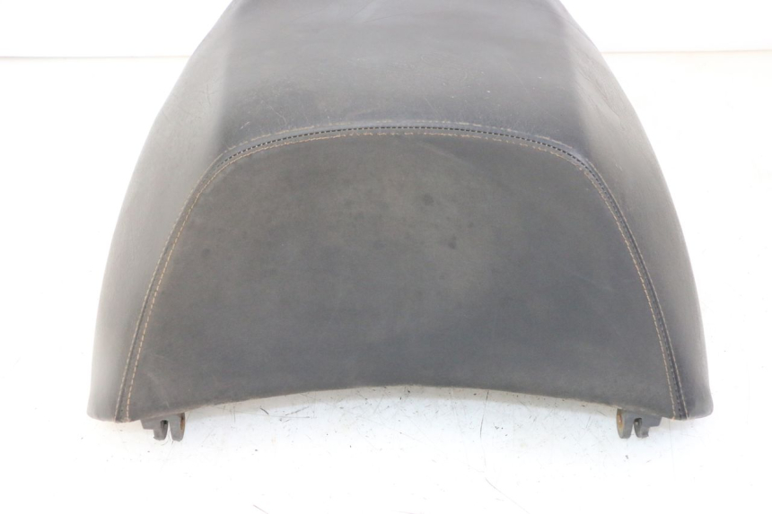 photo de TYŁ SIEDZENIA PEUGEOT SATELIS COMPRESSOR K15 125 (2006 - 2009) - Inny kąt widzenia