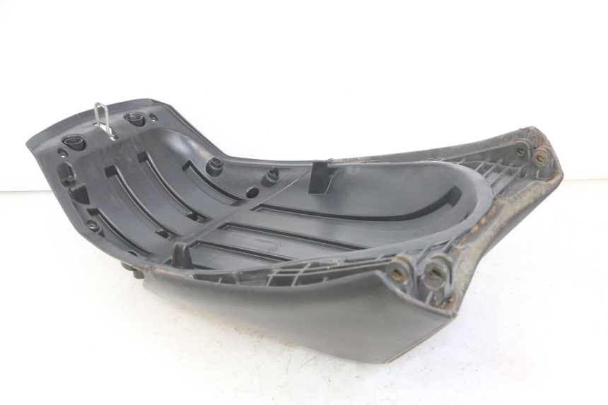 photo de TYŁ SIEDZENIA PEUGEOT SATELIS COMPRESSOR K15 125 (2006 - 2009) - Punkty mocowania