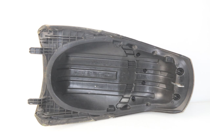 photo de TYŁ SIEDZENIA PEUGEOT SATELIS 300 (2012 - 2015) - Zbliżenie techniczne