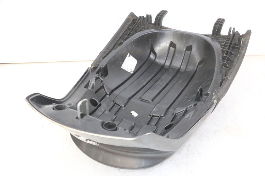 photo de TYŁ SIEDZENIA PEUGEOT SATELIS 125 (2013 - 2018) - Inny kąt widzenia