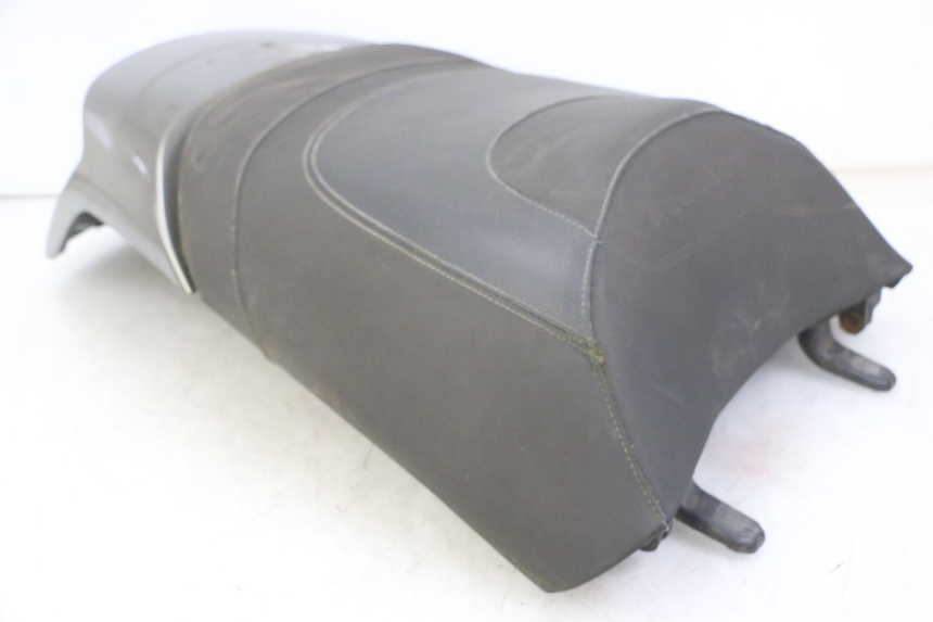 photo de TYŁ SIEDZENIA PEUGEOT SATELIS 125 (2013 - 2018) - Struktura - zbliżenie