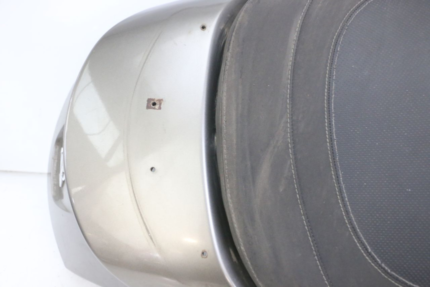 photo de TYŁ SIEDZENIA PEUGEOT SATELIS 125 (2013 - 2018) - Alternatywny kąt