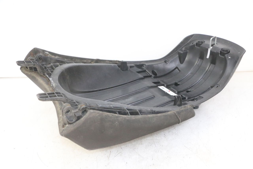 photo de TYŁ SIEDZENIA PEUGEOT SATELIS 125 (2013 - 2018) - Inny kąt widzenia