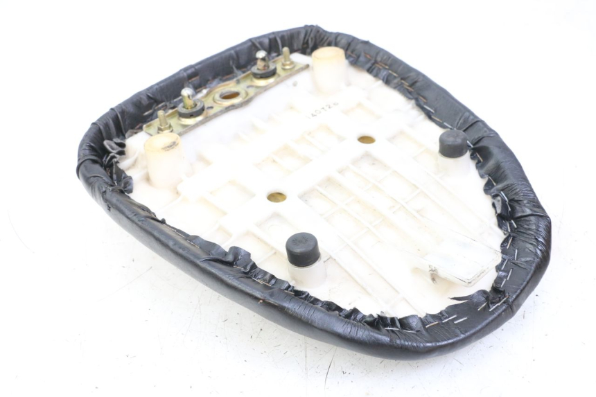 photo de TYŁ SIEDZENIA SUZUKI SV S 650 (1999 - 2002) - Punkty mocowania