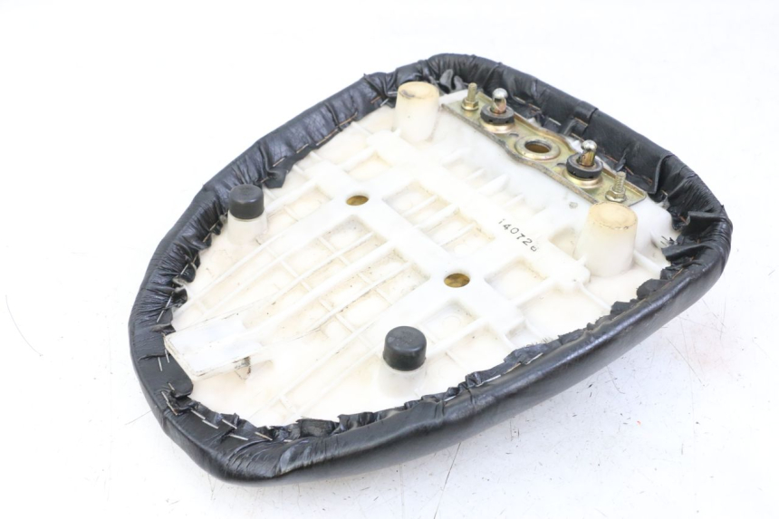 photo de TYŁ SIEDZENIA SUZUKI SV S 650 (1999 - 2002) - Stan powierzchni