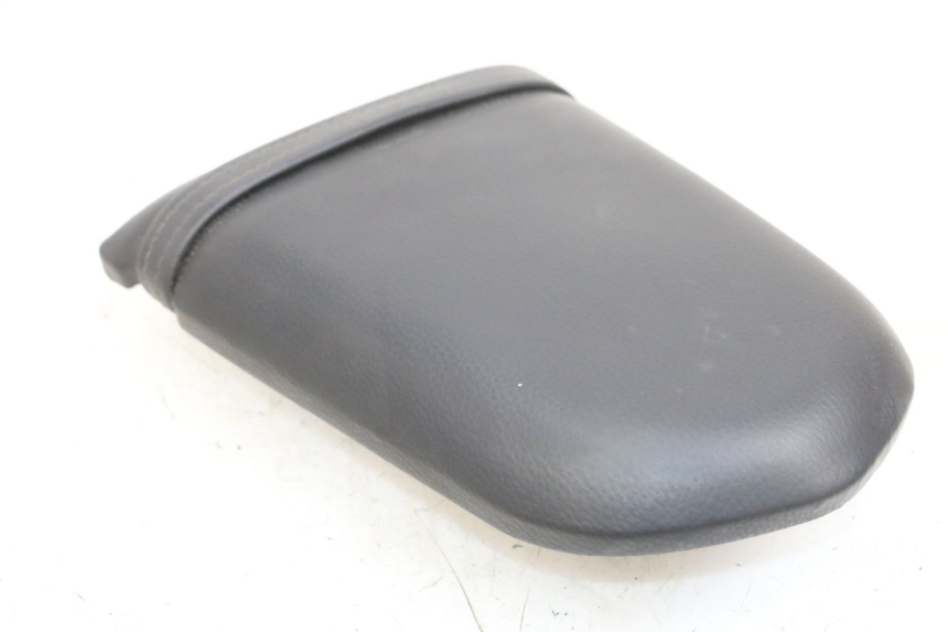 photo de TYŁ SIEDZENIA DAELIM VJ ROADWIN FI 125 (2008 - 2017) - Zbliżenie techniczne