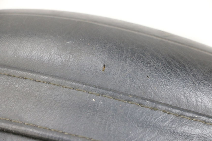 photo de TYLNE SIEDZENIE SUZUKI VL INTRUDER 125 (2004 - 2007) - Zbliżenie techniczne