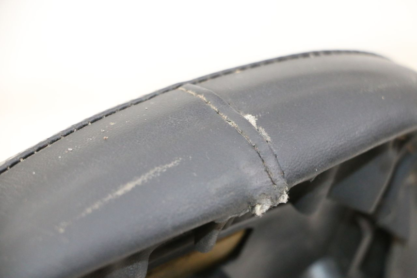 photo de TYŁ SIEDZENIA YAMAHA YP MAJESTY 125 (2002 - 2006) - Szczegół części