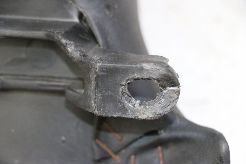 photo de TYŁ SIEDZENIA YAMAHA YP MAJESTY 125 (2002 - 2006) - Zoom stanu zużycia