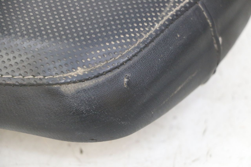 photo de TYŁ SIEDZENIA YAMAHA YP MAJESTY 125 (2002 - 2006) - Oznaczenia i referencje