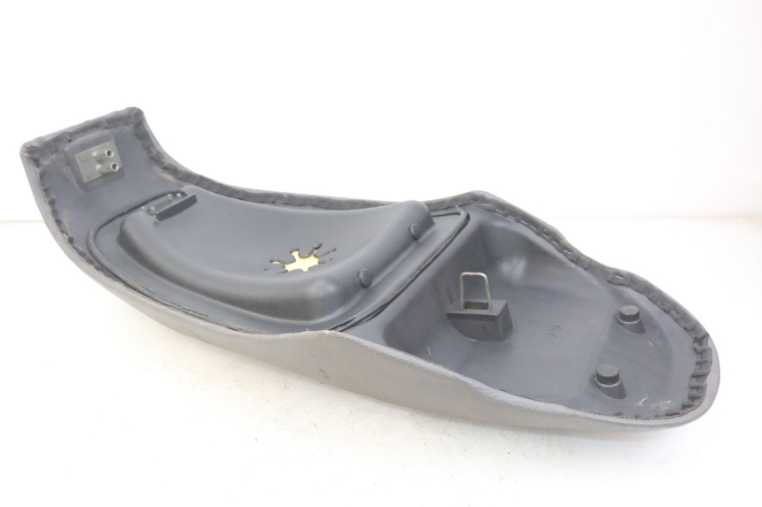 photo de SIEDZENIE ECCITY ARTELEC 670 1 (2013 - 2017) - Zbliżenie techniczne