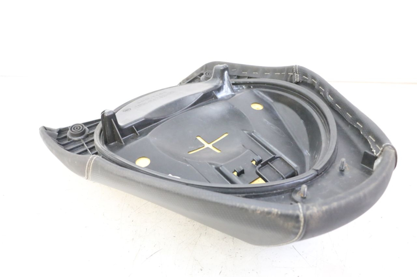 photo de SIODŁO PRZEDNIE YAMAHA AEROX NAKED 2T 50 (2013 - 2017) - Inny kąt widzenia