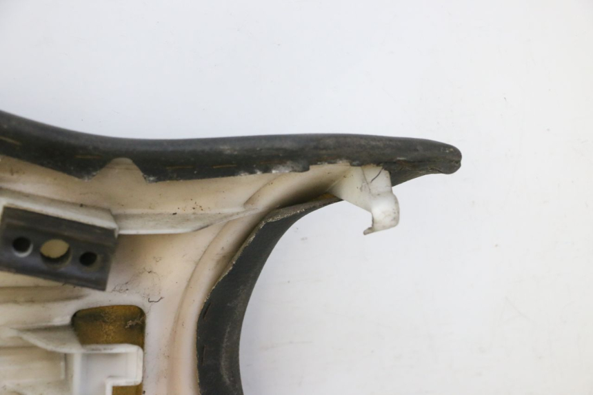 photo de SIODŁO PRZEDNIE HONDA CBF 125 (2009 - 2015) - Zbliżenie techniczne