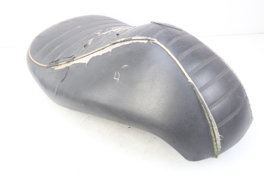 photo de SIEDZENIE PRZEDNIE PEUGEOT DJANGO 2T 50 (2014 - 2019) - Zoom stanu zużycia