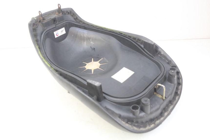 photo de SIEDZENIE PRZEDNIE PEUGEOT DJANGO 2T 50 (2014 - 2019) - Stan powierzchni