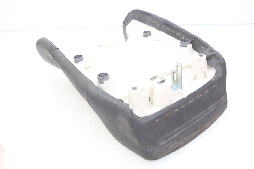 photo de SIEDZENIE PRZEDNIE YAMAHA FJR ABS 1300 (2016 - 2020) - Zoom stanu zużycia