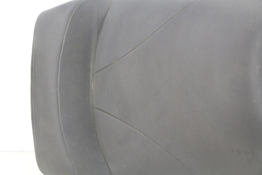 photo de SIEDZENIE PRZEDNIE YAMAHA FJR ABS 1300 (2016 - 2020) - Stan powierzchni