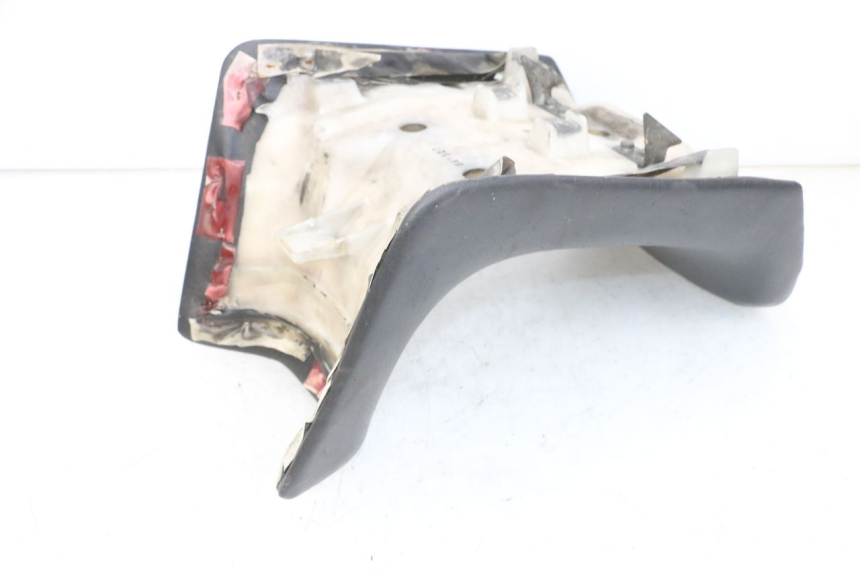 photo de SIODŁO PRZEDNIE KAWASAKI GPX R WARBIRD 600 (1988 - 1993) - Zbliżenie techniczne