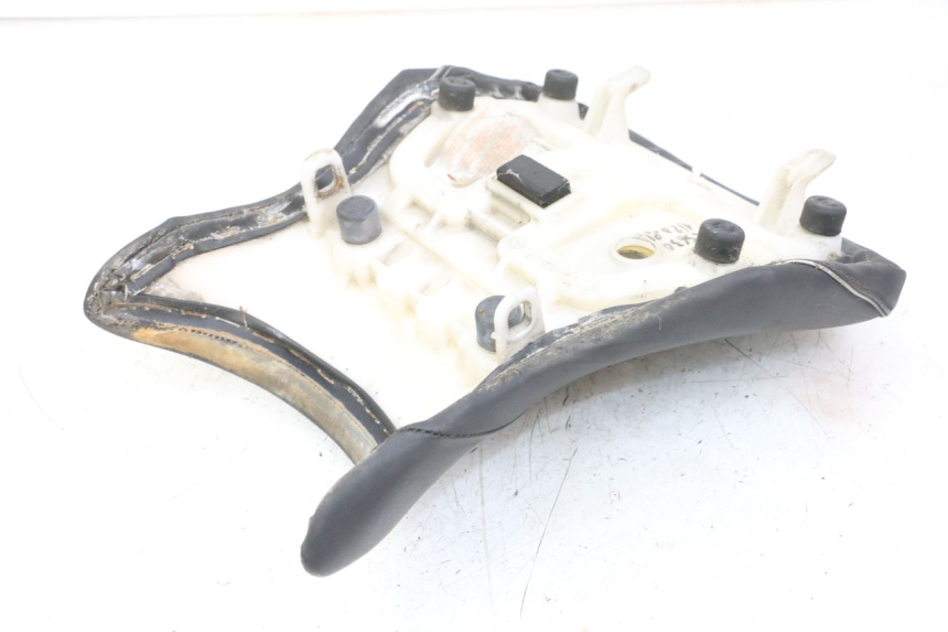 photo de SIODŁO PRZEDNIE SUZUKI GSR 750 (2011 - 2017) - Inny kąt widzenia