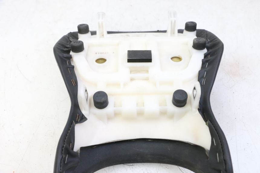 photo de SIODŁO PRZEDNIE SUZUKI GSR 750 (2011 - 2017) - Zoom stanu zużycia