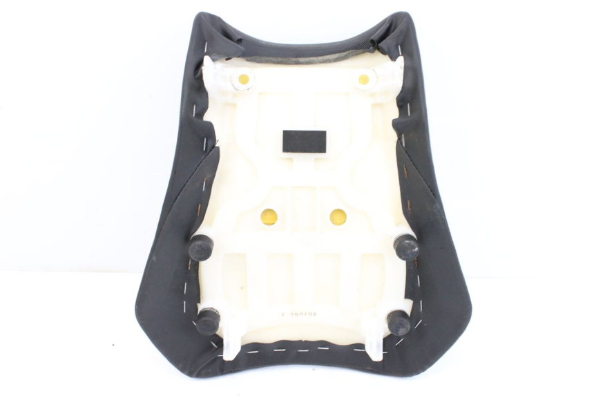 photo de SIEDZENIE PRZEDNIE SUZUKI GSX-R GSXR 750 (2011 - 2016) - Zbliżenie techniczne