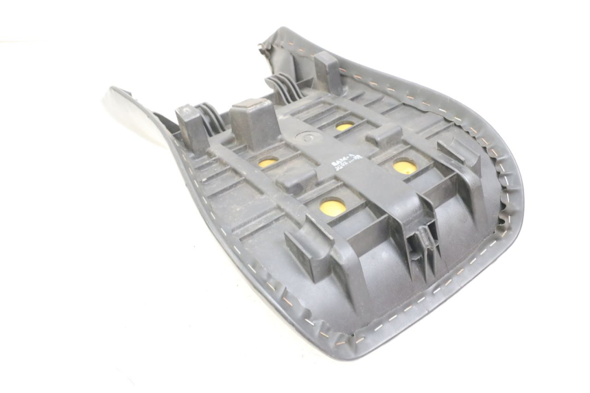 photo de SIEDZENIE PRZEDNIE HYOSUNG GTR 125 (2006 - 2008) - Zoom stanu zużycia