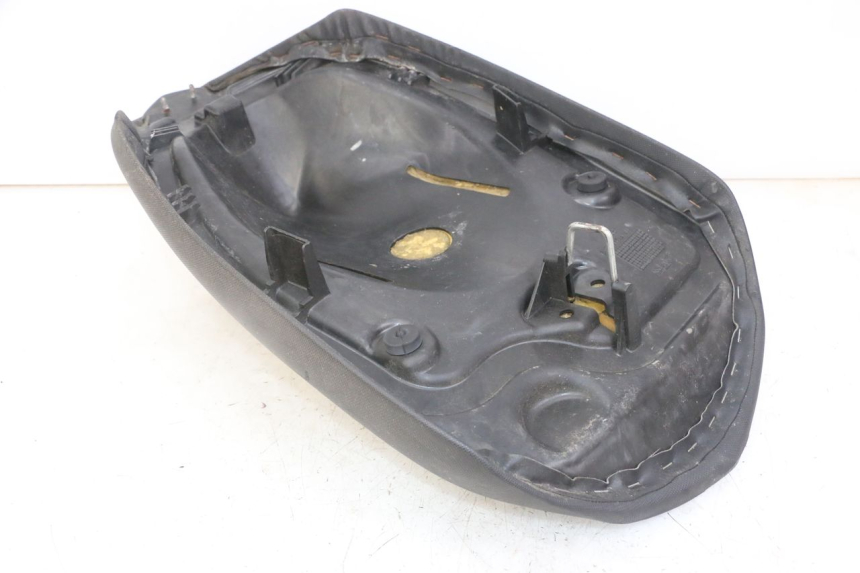 photo de SIODŁO PRZEDNIE PEUGEOT JET FORCE CARBU 50 (2003 - 2016) - Zbliżenie techniczne