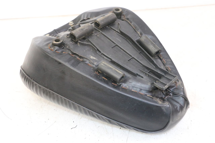 photo de SIEDZENIE PRZEDNIE REGAL RAPTOR RAXTER 2 125 (2007 - 2015) - Zbliżenie techniczne