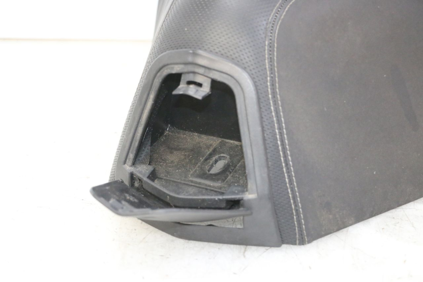 photo de SIODŁO PRZEDNIE PEUGEOT SATELIS 125 (2013 - 2018) - Inny kąt widzenia