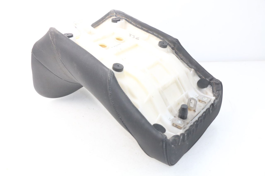 photo de SIEDZENIE PRZEDNIE YAMAHA TDM ABS 900 (2002 - 2014) - Oznaczenia i referencje