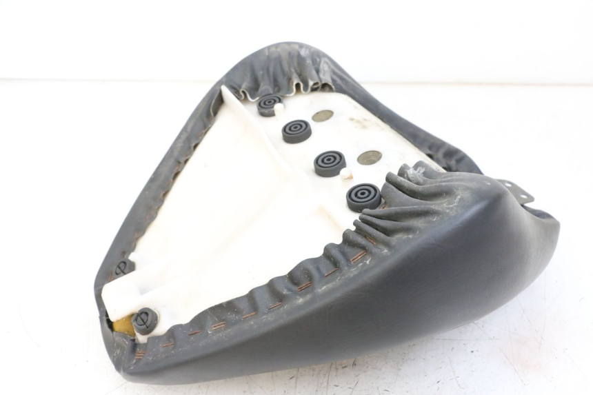 photo de SIODŁO PRZEDNIE YAMAHA XVS DRAG STAR DRAGSTAR 650 (1997 - 2007) - Inny kąt widzenia