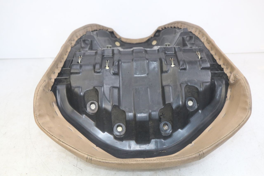 photo de SIODŁO PRZEDNIE YAMAHA YP MAJESTY 400 (2004 - 2008) - Stan powierzchni