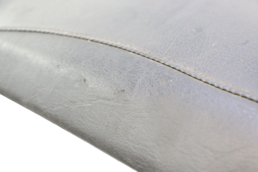photo de SIEDZENIE PRZEDNIE YAMAHA YP MAJESTY 125 (1998 - 2001) - Zoom stanu zużycia