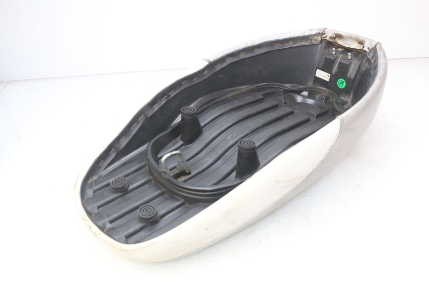 photo de SIEDZENIE MBK BOOSTER SPIRIT NAKED 50 (2004 - 2017) - Szczegóły charakterystyczne