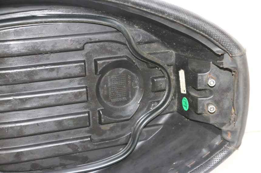 photo de SIEDZENIE MBK BOOSTER SPIRIT NAKED 50 (2004 - 2017) - Zbliżenie komponentów