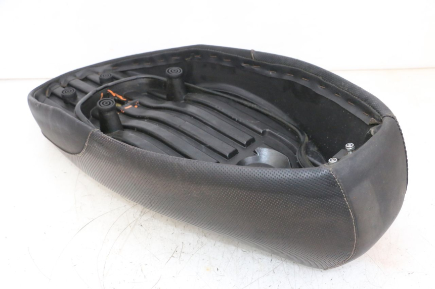 photo de SIEDZENIE MBK BOOSTER SPIRIT NAKED 50 (2004 - 2017) - Zbliżenie techniczne