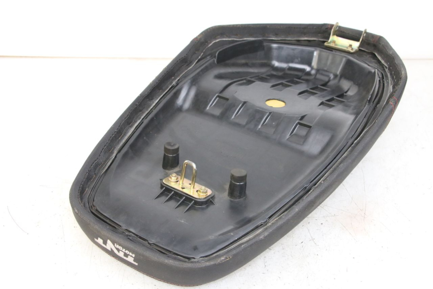 photo de SIEDZENIE TNT MOTOR BOSTON 4T 50 (2018 - 2025) - Zoom stanu zużycia