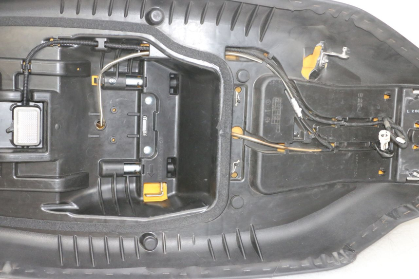 photo de SIEDZENIE SUZUKI BURGMAN 650 (2013 - 2020) - Szczegóły charakterystyczne