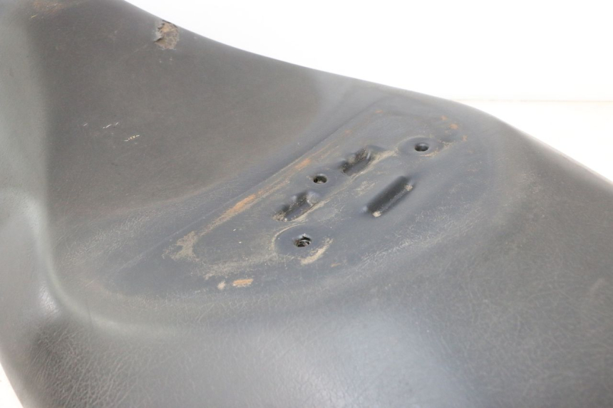 photo de SIEDZENIE SUZUKI BURGMAN 125 (2007 - 2014) - Zoom stanu zużycia