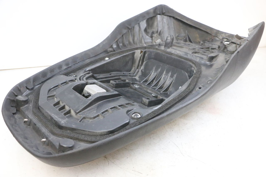 photo de SIEDZENIE SUZUKI BURGMAN EXECUTIVE ABS 650 (2006 - 2012) - Zbliżenie komponentów