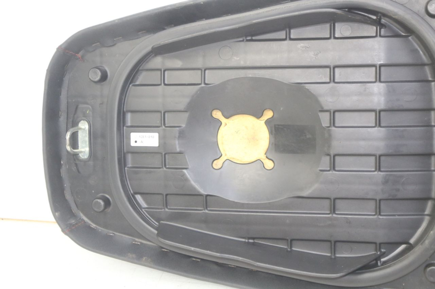 photo de SIEDZENIE YAMAHA BW'S BWS 125 (2010 - 2013) - Zbliżenie komponentów