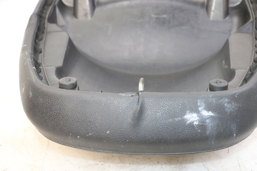 photo de SIEDZENIE PEUGEOT CITYSTAR 50 (2013 - 2017) - Zbliżenie komponentów