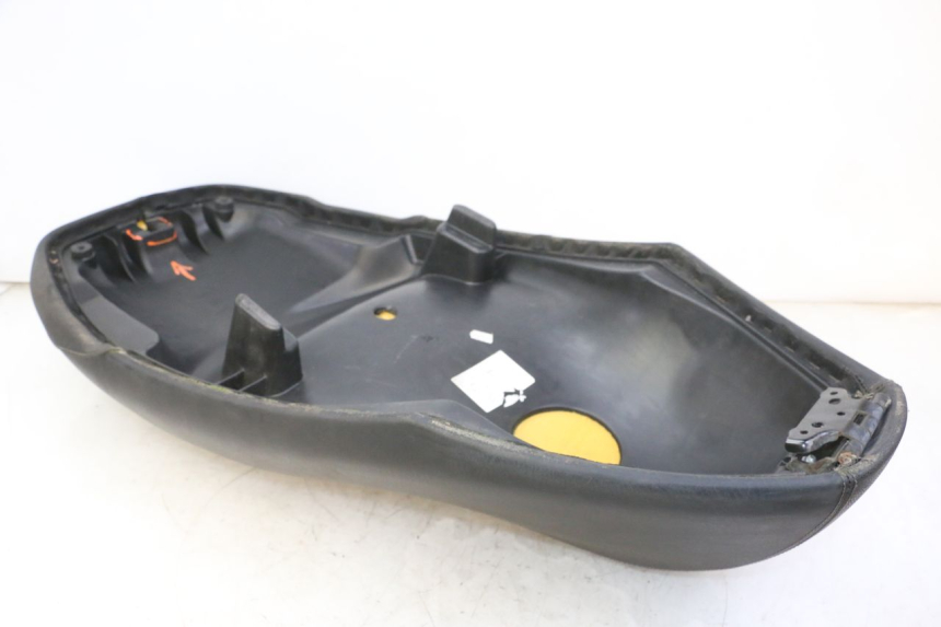 photo de SIEDZENIE PEUGEOT CITYSTAR 50 (2013 - 2017) - Szczegół części