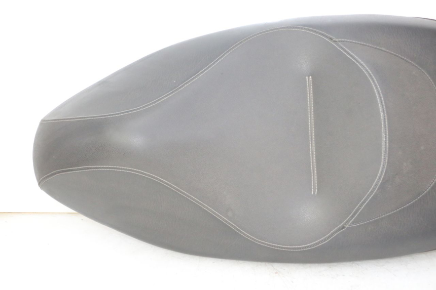 photo de SIEDZENIE PEUGEOT CITYSTAR 50 (2013 - 2017) - Struktura - zbliżenie