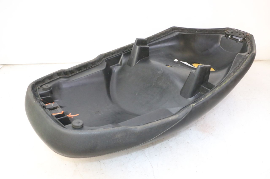 photo de SIEDZENIE PEUGEOT CITYSTAR 50 (2013 - 2017) - Inny kąt widzenia