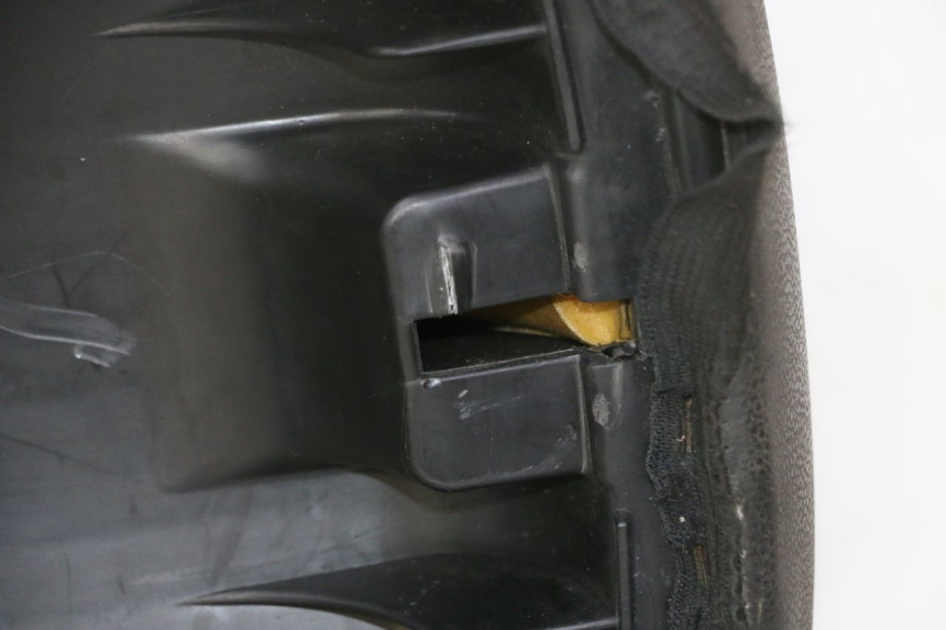 photo de SIEDZENIE PEUGEOT CITYSTAR 50 (2013 - 2017) - Zbliżenie komponentów