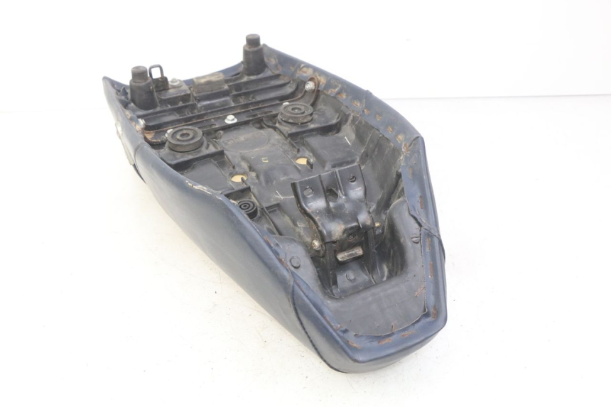 photo de SIEDZENIE SUZUKI CP 80 (1985 - 1996) - Zoom stanu zużycia