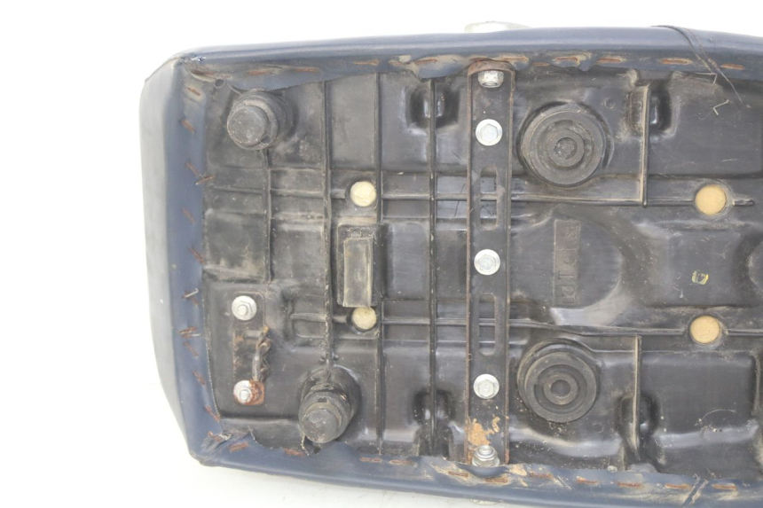 photo de SIEDZENIE SUZUKI CP 80 (1985 - 1996) - Zbliżenie techniczne