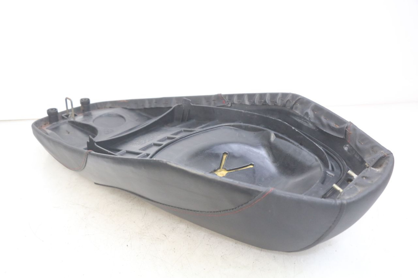 photo de SIEDZENIE SYM CROX 4T 50 (2016 - 2023) - Zbliżenie komponentów