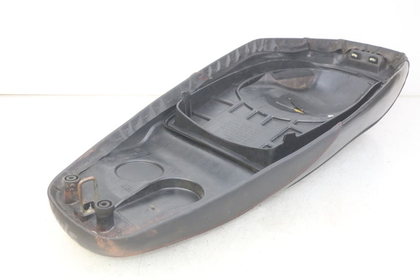 photo de SIEDZENIE SYM CROX 4T 50 (2016 - 2023) - Widok z bliska